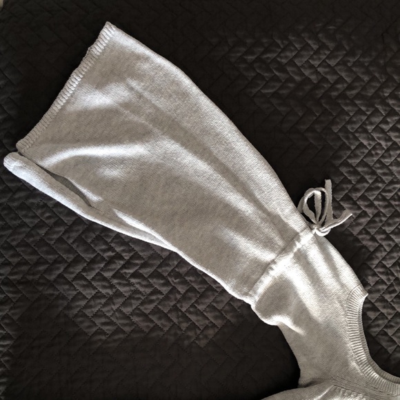 Boho cold shoulder sweater with bell sleeves - Picture 2 of 3